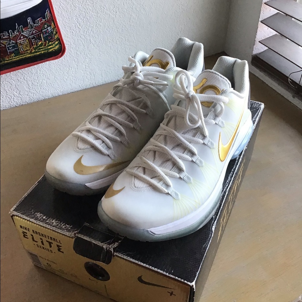 Nike Basketball Elite Series KD V Elite+